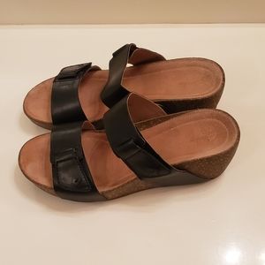 Clarks black slides